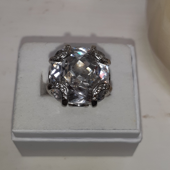 00 Jewelry - 💜SALE 925 Sterling Bold cz sterling ring.💜